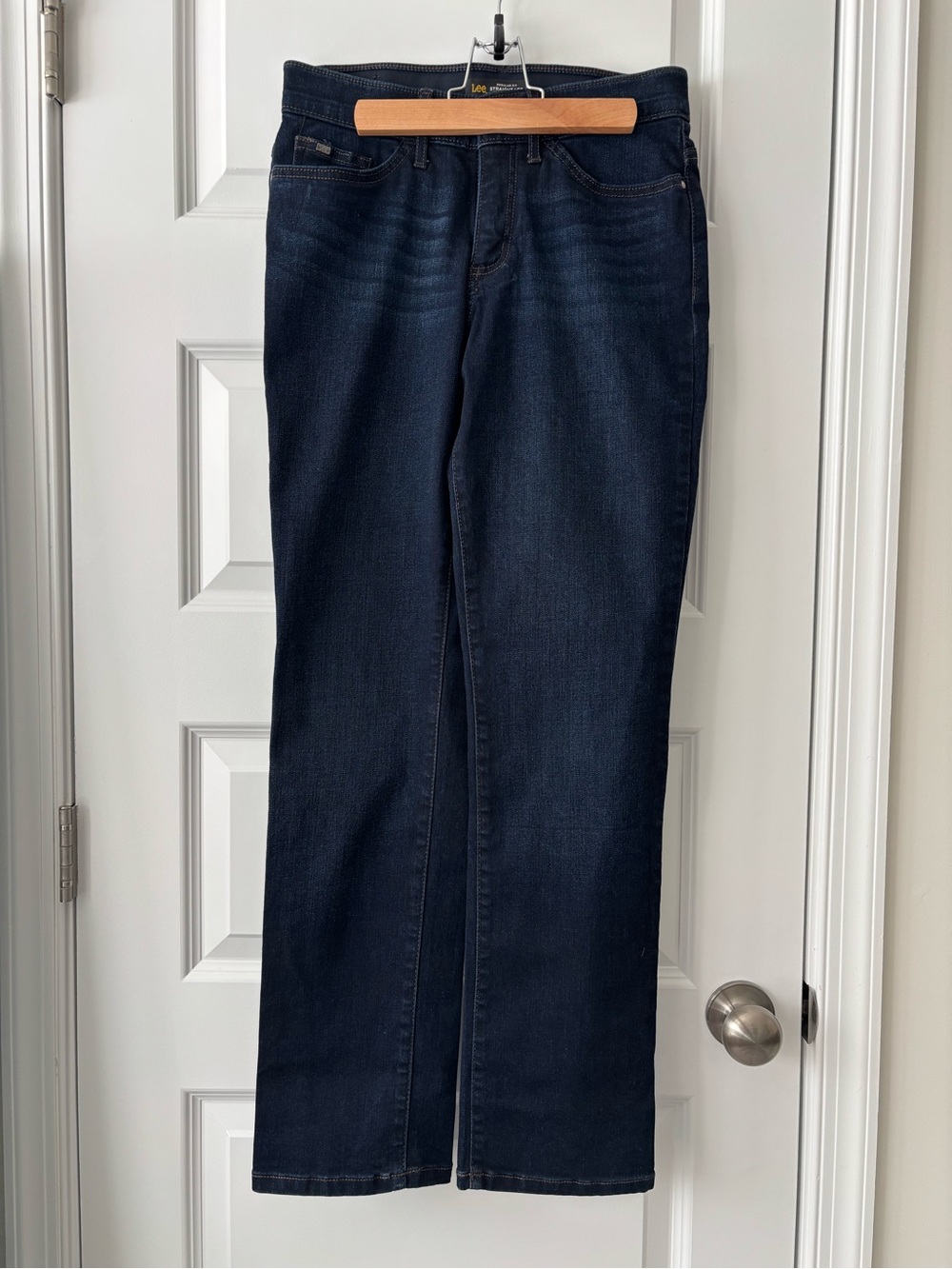 Lee Flex Motion Straight Leg Jeans Size 6 Medium